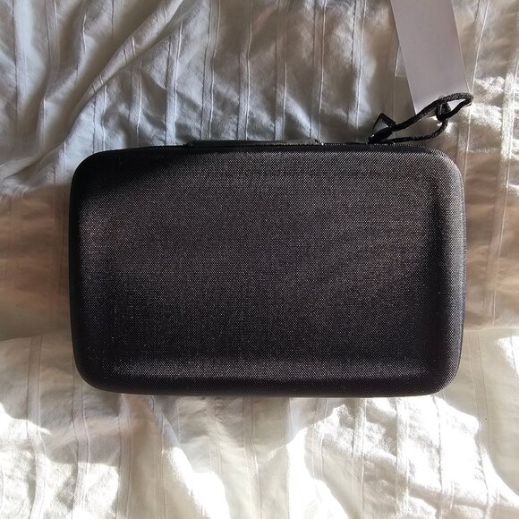 Briggs and Riley Hard-Shell Small Amenities Kit - NWT - Picture 2 of 9